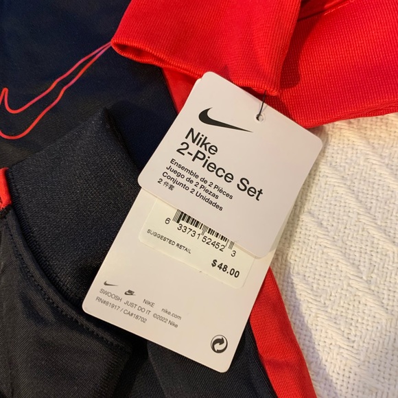 Nike 2 piece track suit - Picture 3 of 7